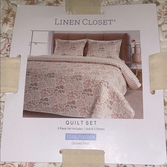 BNWT Orchard Trees Quilt Set with 2 Shams - Cream and Brown size # Full/ Queen - Picture 2 of 5